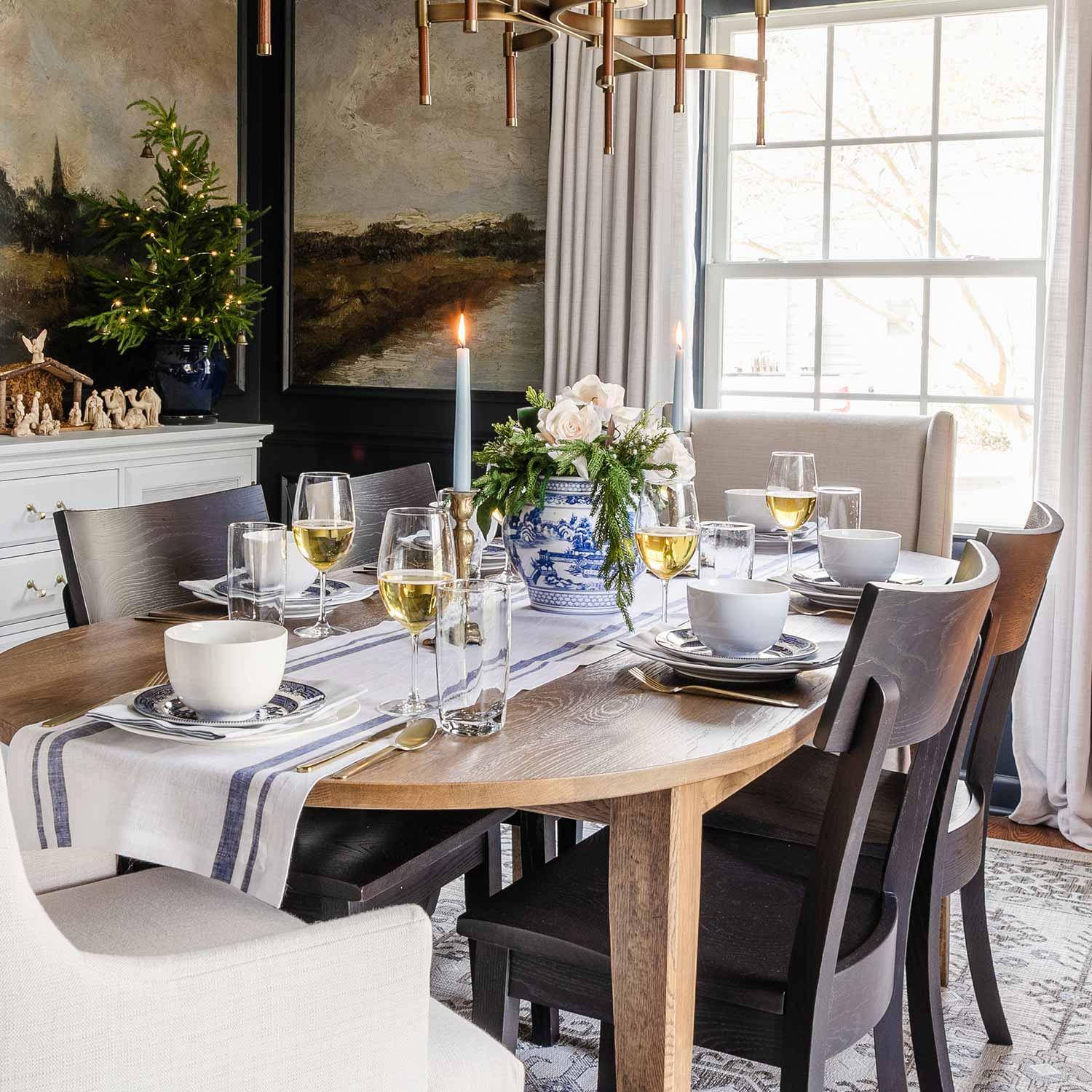 Dining Delights: Where to Eat Like a Local